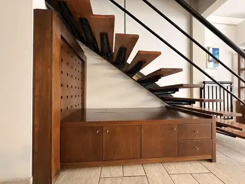 Depto Tipo Casa 5 ambientes con 2 baños