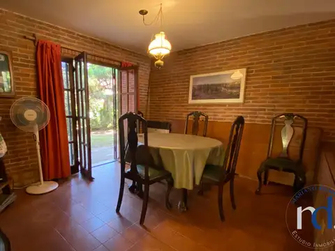 Casa 5 ambientes con 2 baños