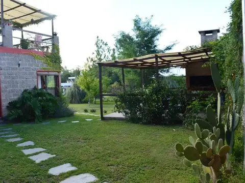Casa 6 ambientes con 5 baños