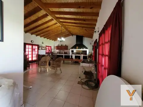 Casa 2 ambientes con 1 baño