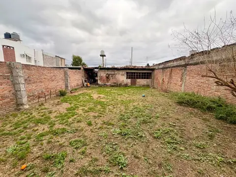 Zona Oeste. Juan José Paso 1800