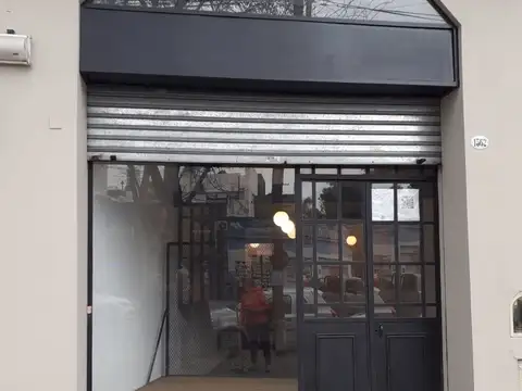 LOCAL COMERCIAL REFACCIONADO A NUEVO – EXCELENTE UBICACIÓN EN PARQUE CHACABUCO