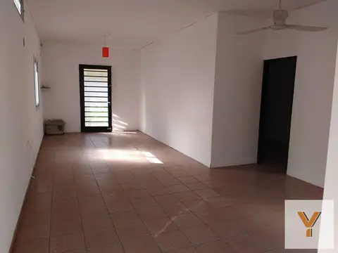 Casa en venta - 2 dormitorios 1 baño - Cochera - 270mts2 - Los Hornos, La Plata