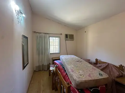 Casa en Alquiler con 2 cocheras