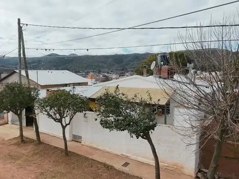 VENTA CASA 2 DOR Y DPTO 1 DORM LA CUMBRE