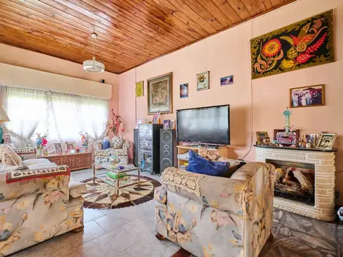 Casa en Venta con 2 cocheras