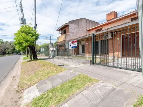 CASA 5 AMBIENTES EN VENTA ADROGUE