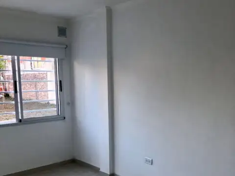 Dpto. tipo casa monoambiente