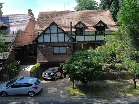 Casa 5 ambientes con 2 baños