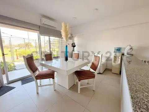 CARABELAS 2157300, Piso 0