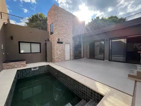 Casa en venta a estrenar en Monte Castro
