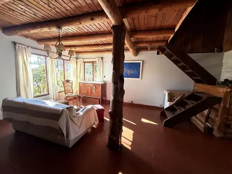 Casa 7 ambientes con 2 baños