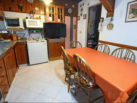 Casa en Venta con 3 cocheras