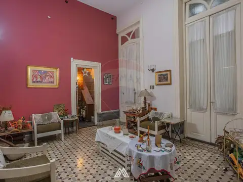 Casa 6 ambientes con 2 baños