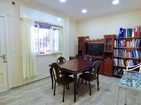 Casa 5 ambientes con 2 baños