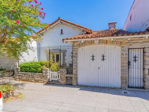 VENTA CHALET ESTILO MARPLATENSE 4 AMBIENTES