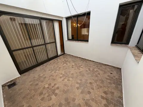 VENTA CASA 2 DORM EN BARRIO SPILIMBERGO NORTE CBA