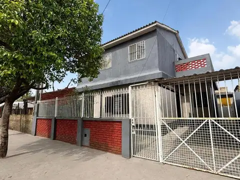 VENTA CASA MULTIFAMILIAR - BERAZATEGUI CENTRO
