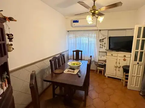 Casa 4 ambientes con 1 baño