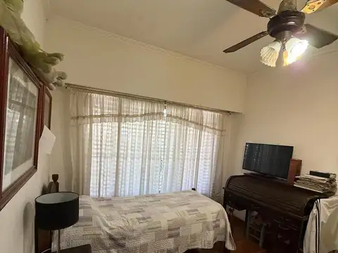 Casa 4 ambientes con terraza y cochera en venta