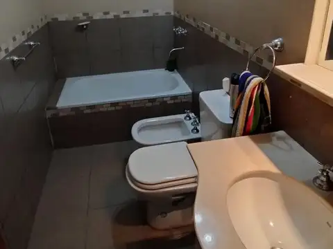 Casa en Alquiler en Luis Agote, $ 800.000