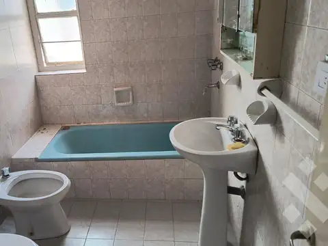 Casa en Alquiler con 1 cochera