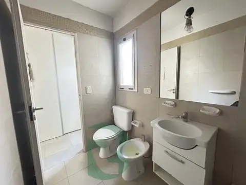 Venta Depto. 2 amb.55 Mts.c/Balcón al Frente.COCHERA.Moron
