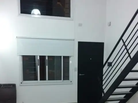 Depto Tipo Casa en Alquiler con 1 cocheras