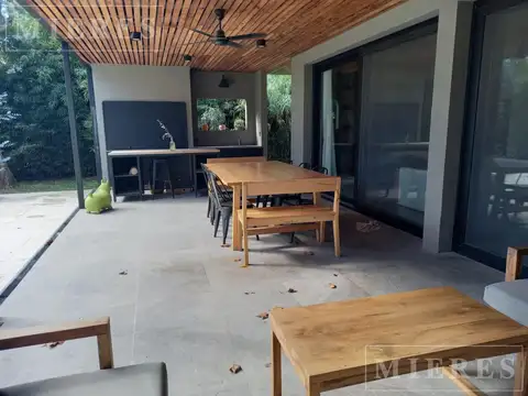 Casa en Alquiler en San Andres, USD 2.400