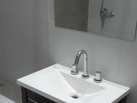 Depto Tipo Casa en Alquiler con 1 cocheras