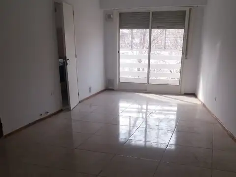Montevideo 3800, Piso 02