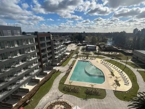 ALQUILER DEPTOS COMPLEJO PRIVADO FRENTE AL GOLF