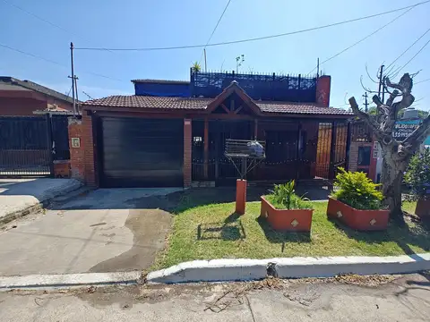 Casa en venta en Isidro Casanova