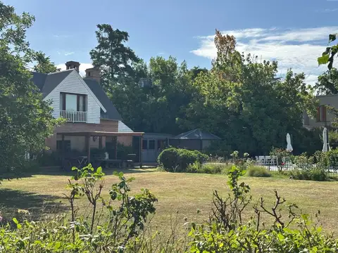 Alquiler Casa en Club de Polo Centauros con Pileta