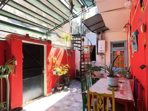 Depto Tipo Casa 4 ambientes con 2 baños