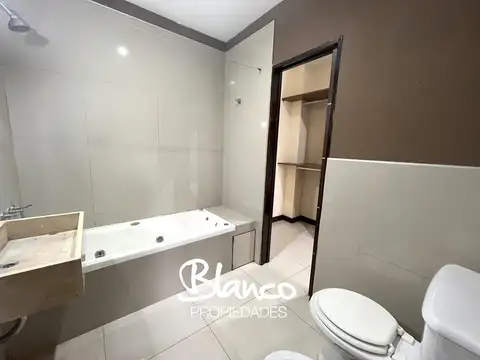 Departamento en Alquiler con 1 cocheras