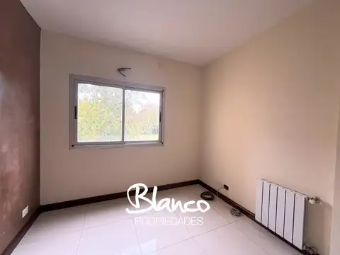 Departamento en Alquiler en Pilar, $ 900.000