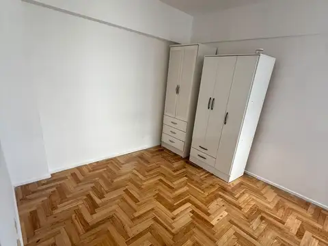 Departamento monoambiente en alquiler. Excelente ubicación. Super Luminoso!