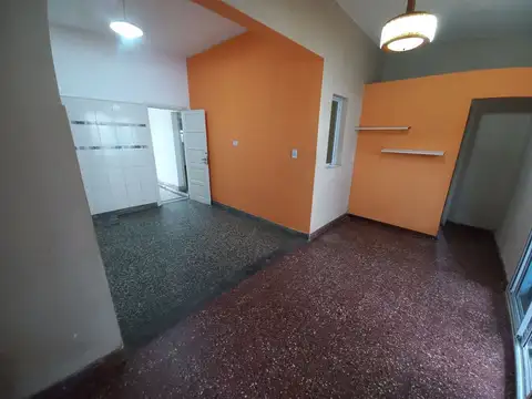Casa en Alquiler en Rafael Calzada, $ 700.000