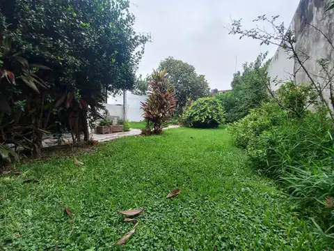 LOTE DE 8.66 X 37MTS C/ CASA 2/3 AMB. POSIBILIDADES DE AMPLIACION.