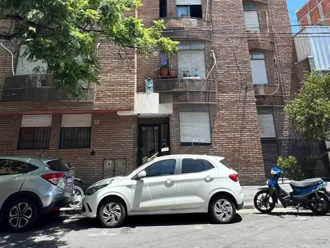 Depto 1 Dormitorio Con Patio En Venta - Barrio Alberdi