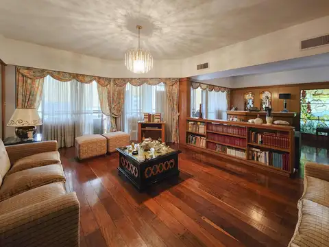 Venta Piso de 4 dormitorios con cocheras