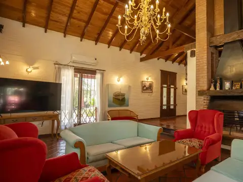 Casa Exclusiva En Venta Estilo Unico