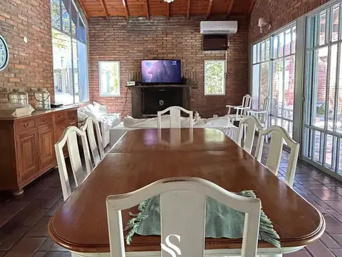Casa 4 ambientes con 3 baños