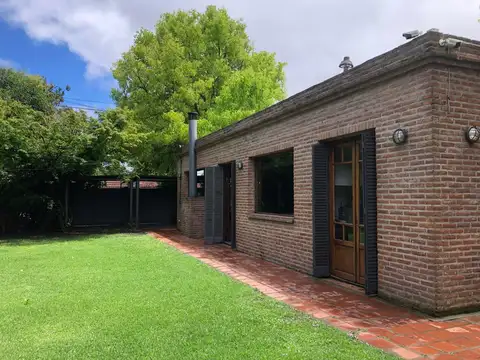 Casa en Venta con 2 cocheras