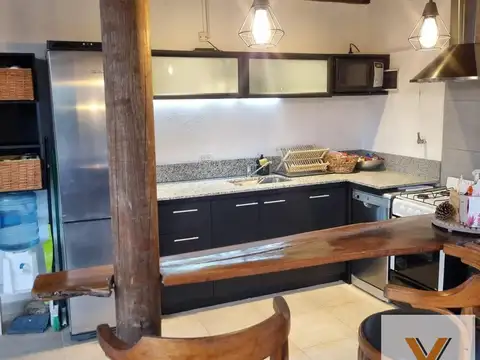 Casa 5 ambientes con 2 baños