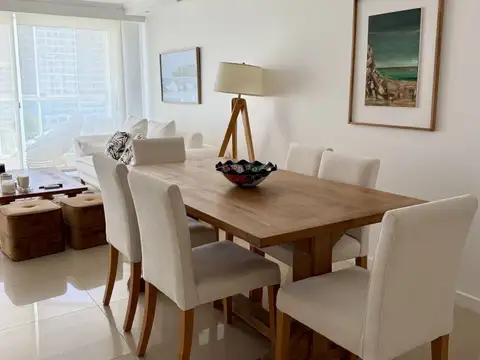 Departamento en Venta en Playa Mansa, USD 400.000