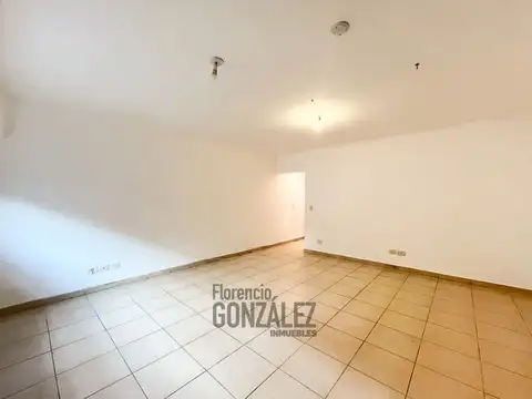 Onésimo Leguizamón 7400