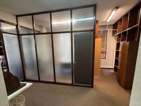 Oficina 3 despachos. Excelente. Microcentro.