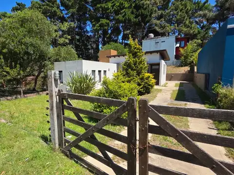 Casa 2 ambientes con 1 baño